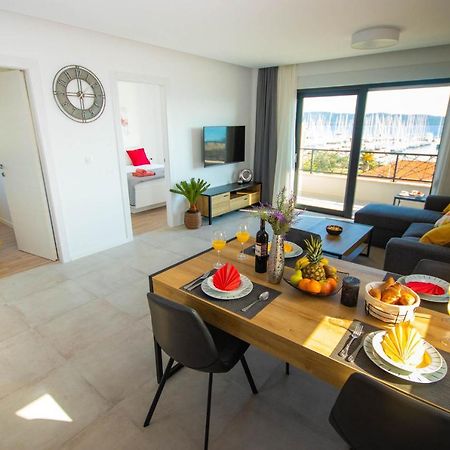 Apartmani Le-Lu Kaštela Exteriör bild