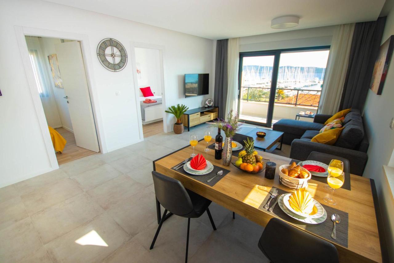 Apartmani Le-Lu Kaštela Exteriör bild