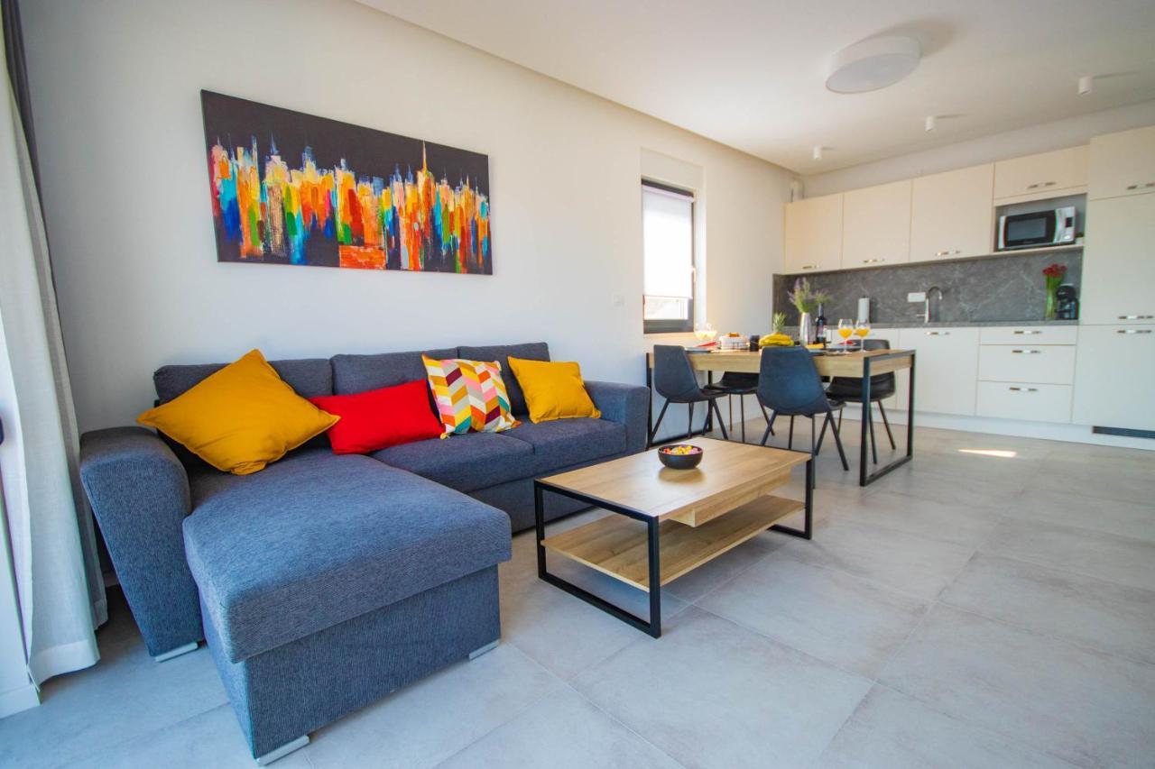 Apartmani Le-Lu Kaštela Exteriör bild