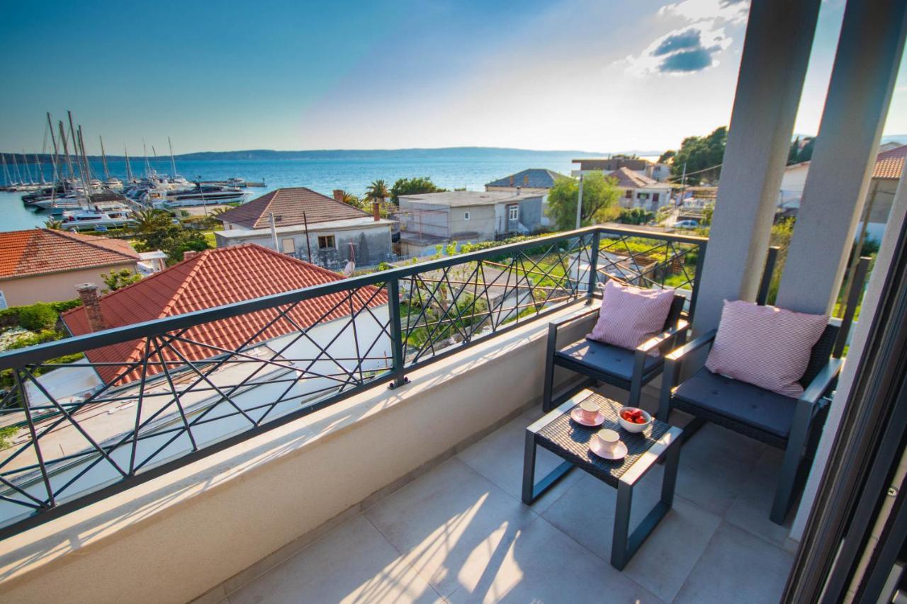 Apartmani Le-Lu Kaštela Exteriör bild