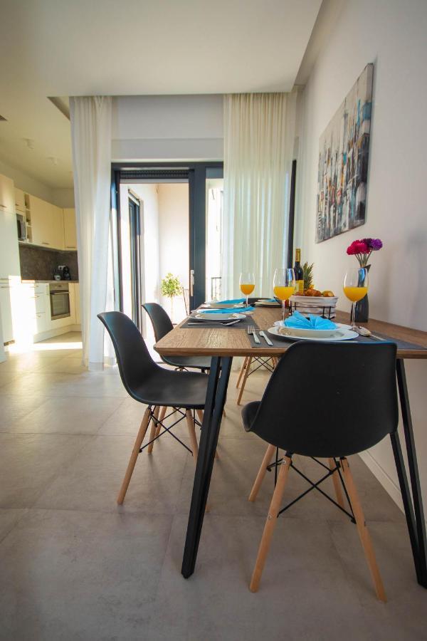 Apartmani Le-Lu Kaštela Exteriör bild