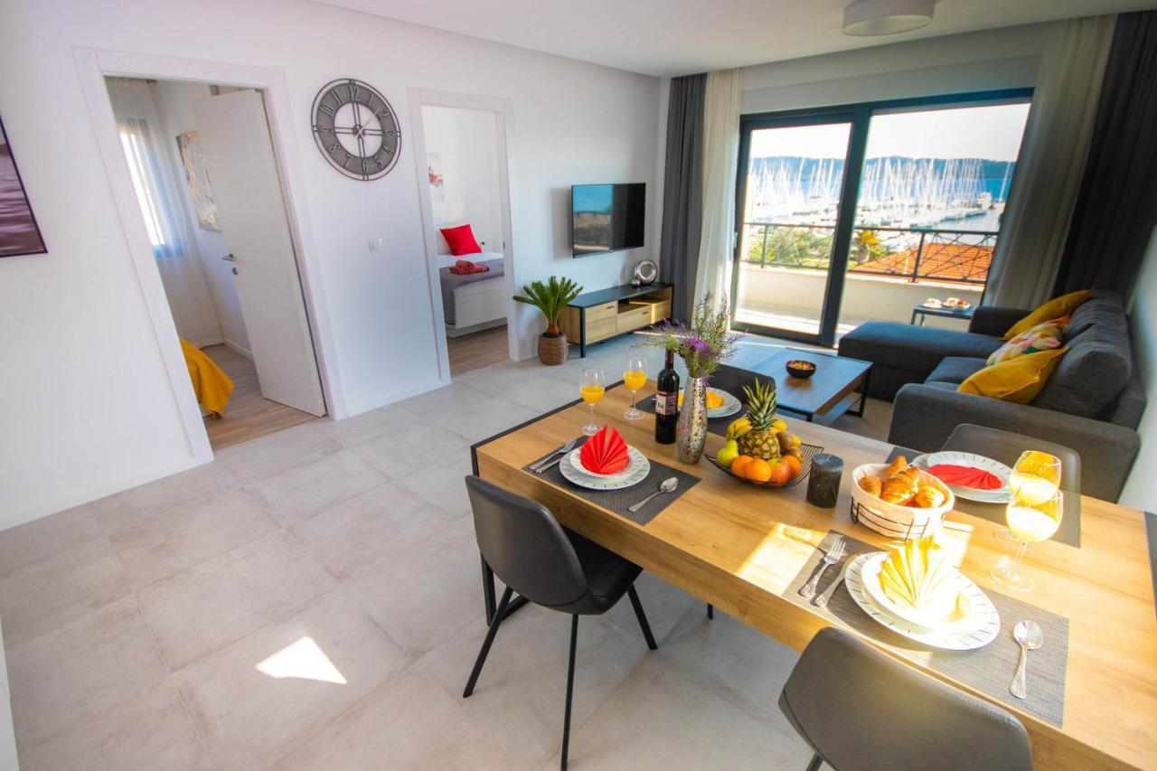 Apartmani Le-Lu Kaštela Exteriör bild
