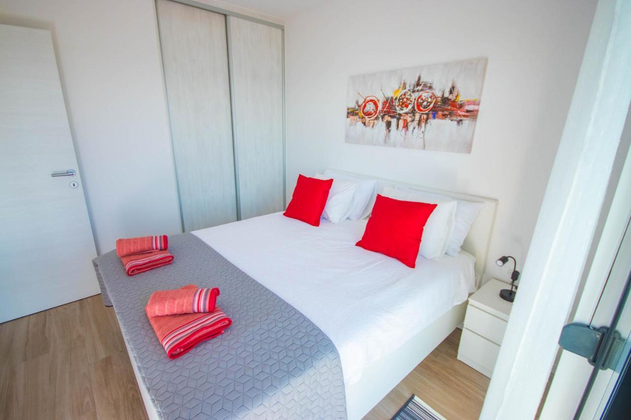 Apartmani Le-Lu Kaštela Exteriör bild