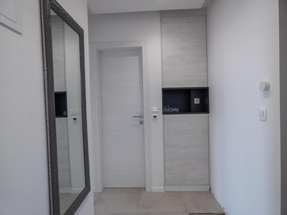 Apartmani Le-Lu Kaštela Exteriör bild