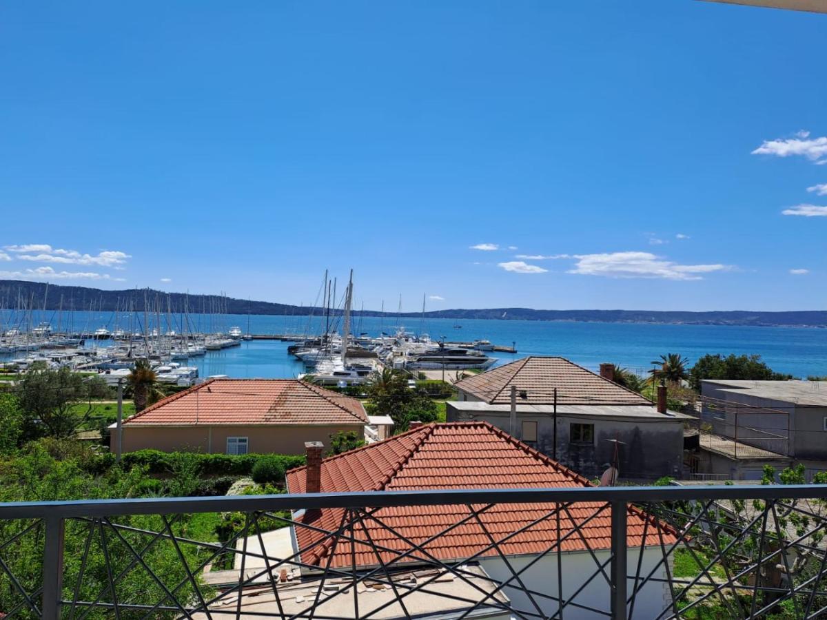 Apartmani Le-Lu Kaštela Exteriör bild