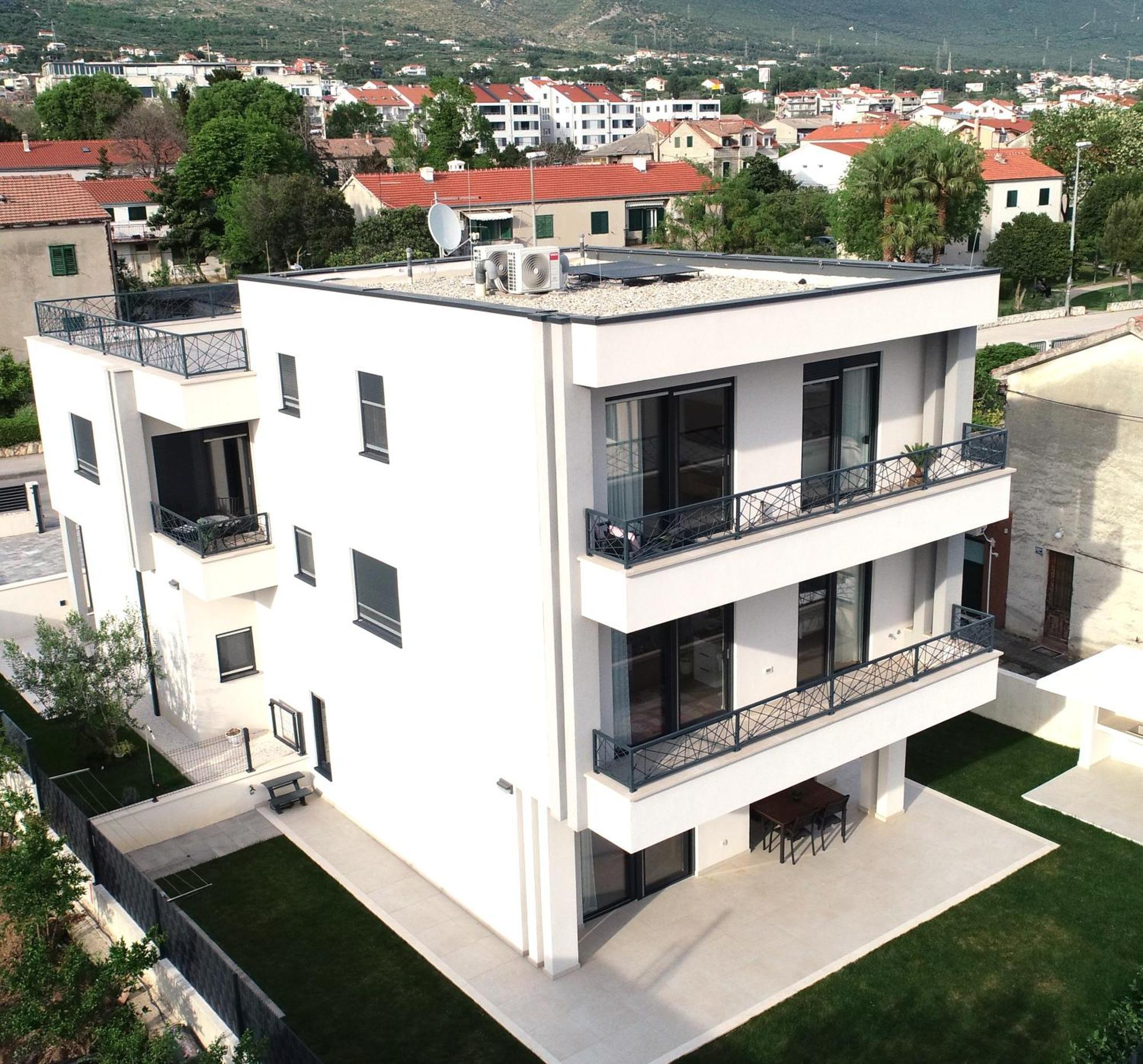 Apartmani Le-Lu Kaštela Exteriör bild